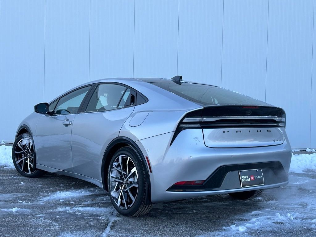 New 2026 Toyota Prius Plug-In Hybrid FWD image 3