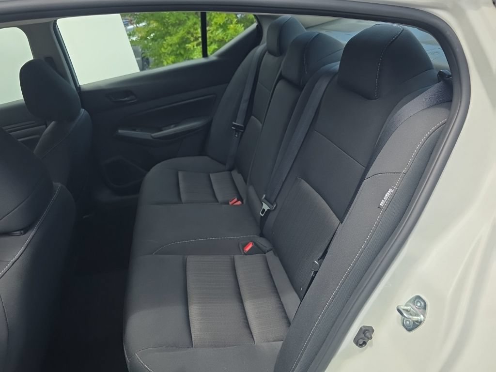 Used 2025 Nissan Altima 2.5 SV FWD image 27