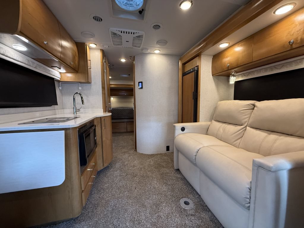 Used 2018 Mercedes-Benz Sprinter 3500 image 76