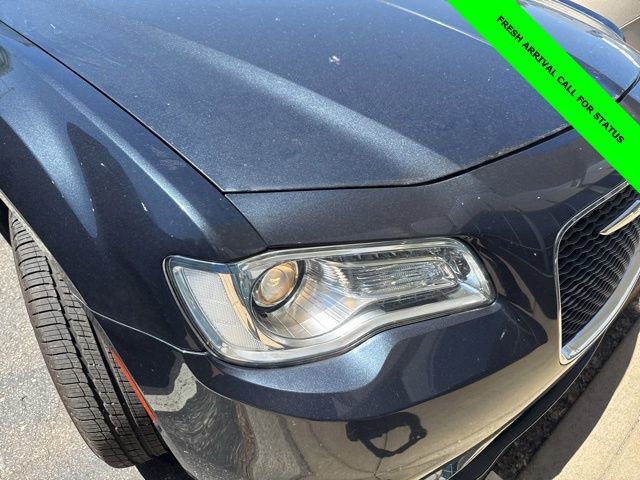 Used 2018 Chrysler 300 Touring L AWD/4WD image 4