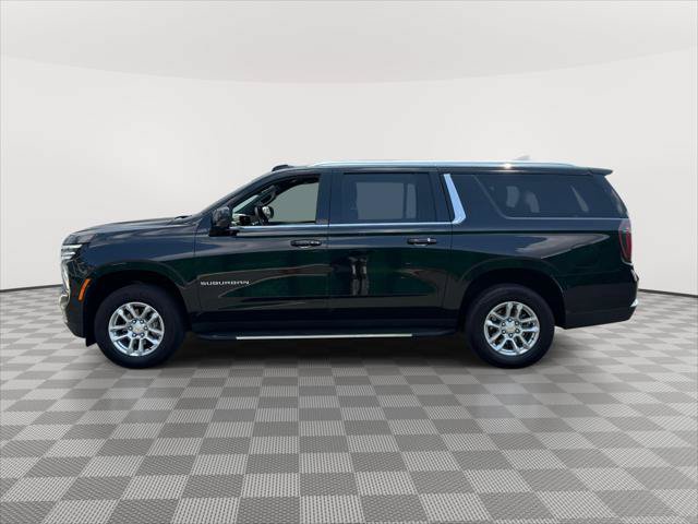 Used 2025 Chevrolet Suburban LT AWD/4WD image 4