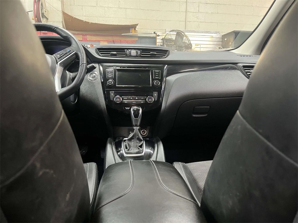 Used 2022 Nissan Rogue Sport SV w/ Technology Package image 14