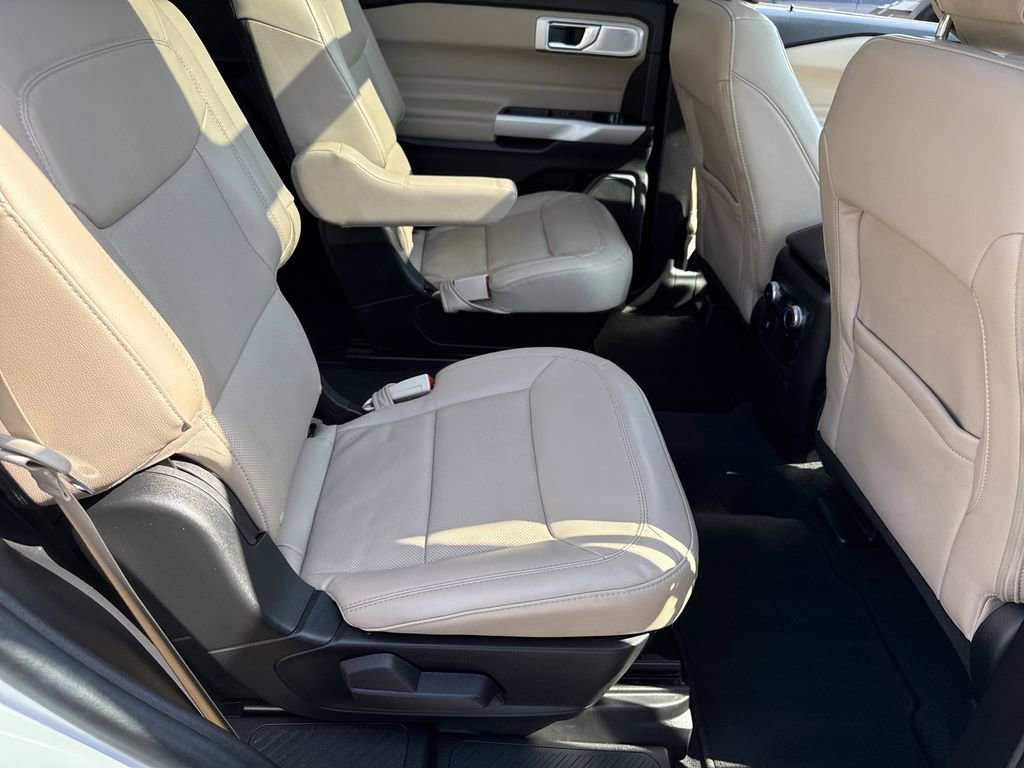 Used 2022 Ford Explorer Limited w/ Limited Technology Package AWD/4WD image 15