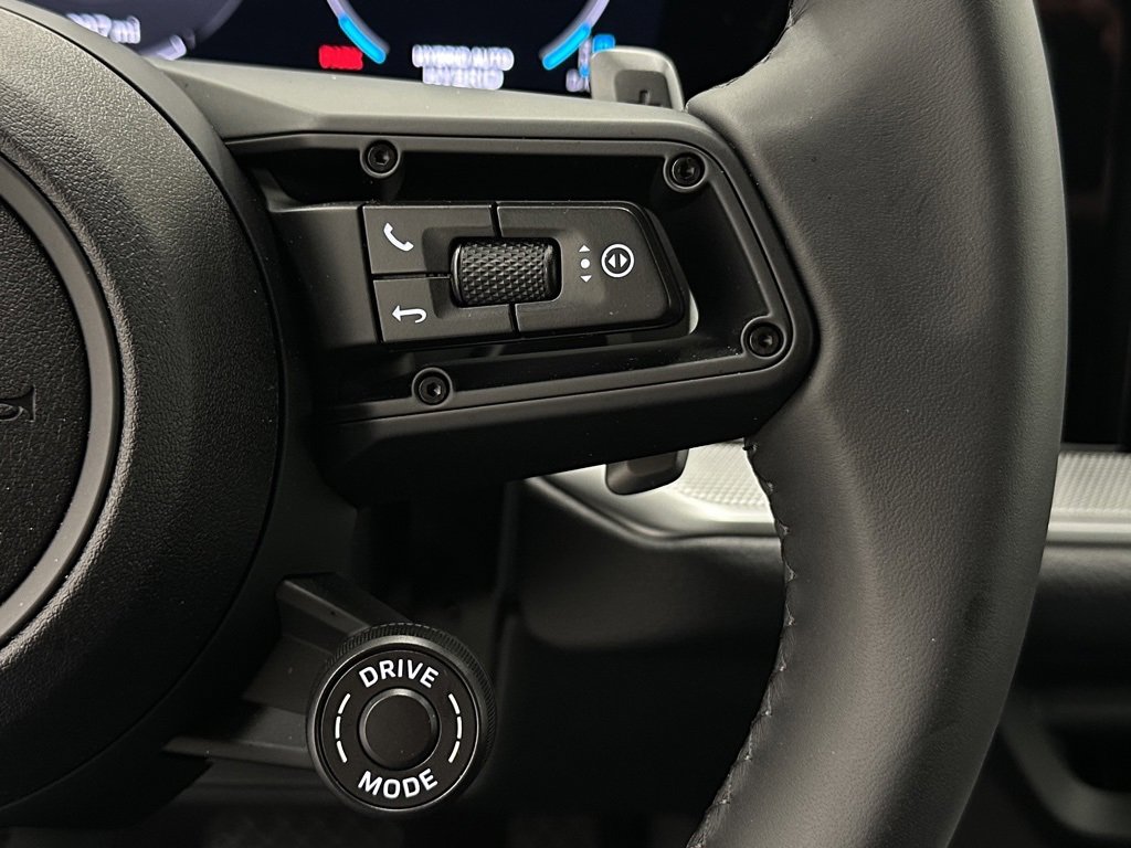 Used 2025 Porsche Cayenne E-Hybrid image 26