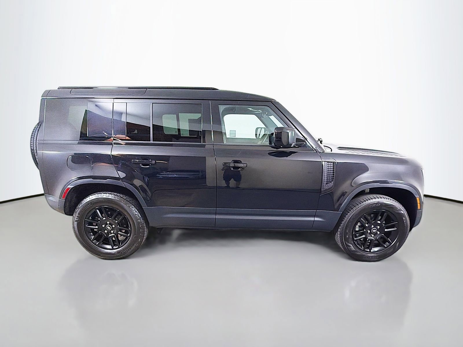 Certified 2025 Land Rover Defender 110 S AWD/4WD image 6