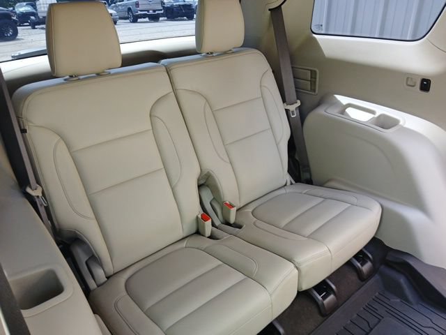 Used 2018 GMC Acadia Denali w/ Technology Package AWD/4WD image 16