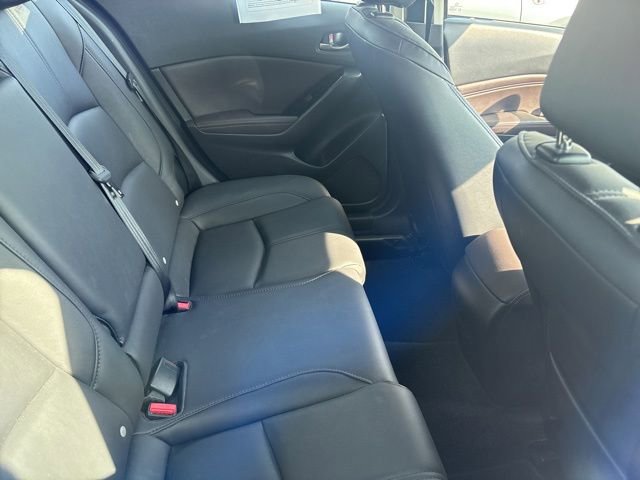 Used 2018 MAZDA MAZDA3 Touring FWD image 9