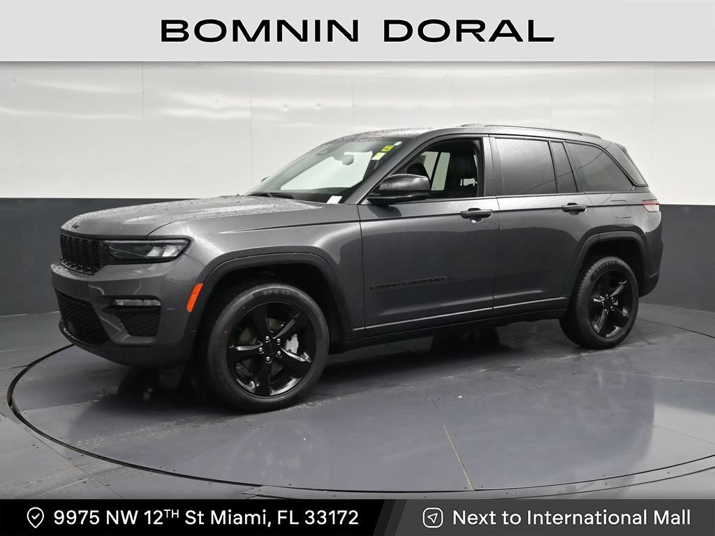 Used 2024 Jeep Grand Cherokee Limited w/ Black Appearance Package AWD/4WD image 1