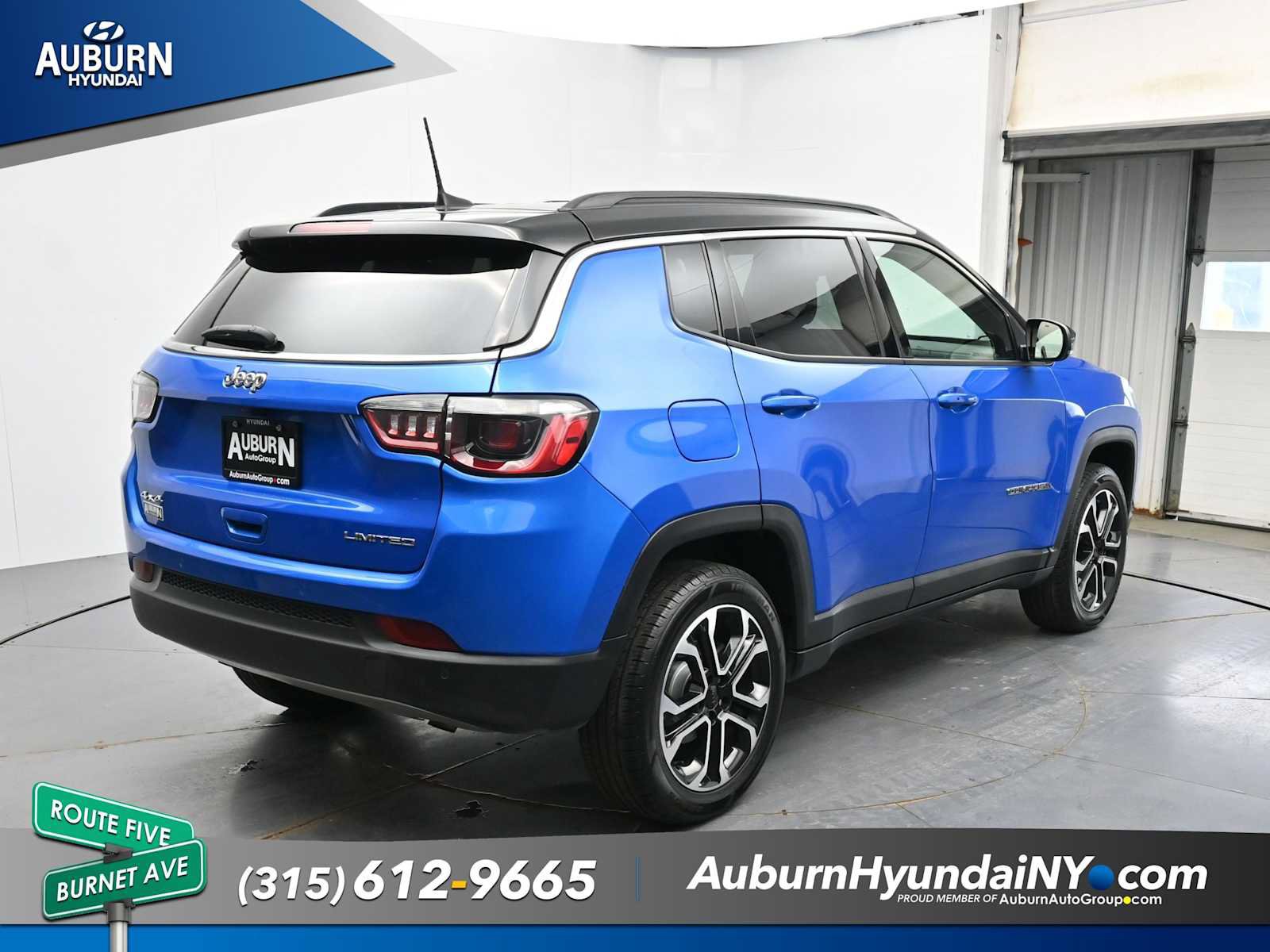 Used 2024 Jeep Compass Limited AWD/4WD image 2