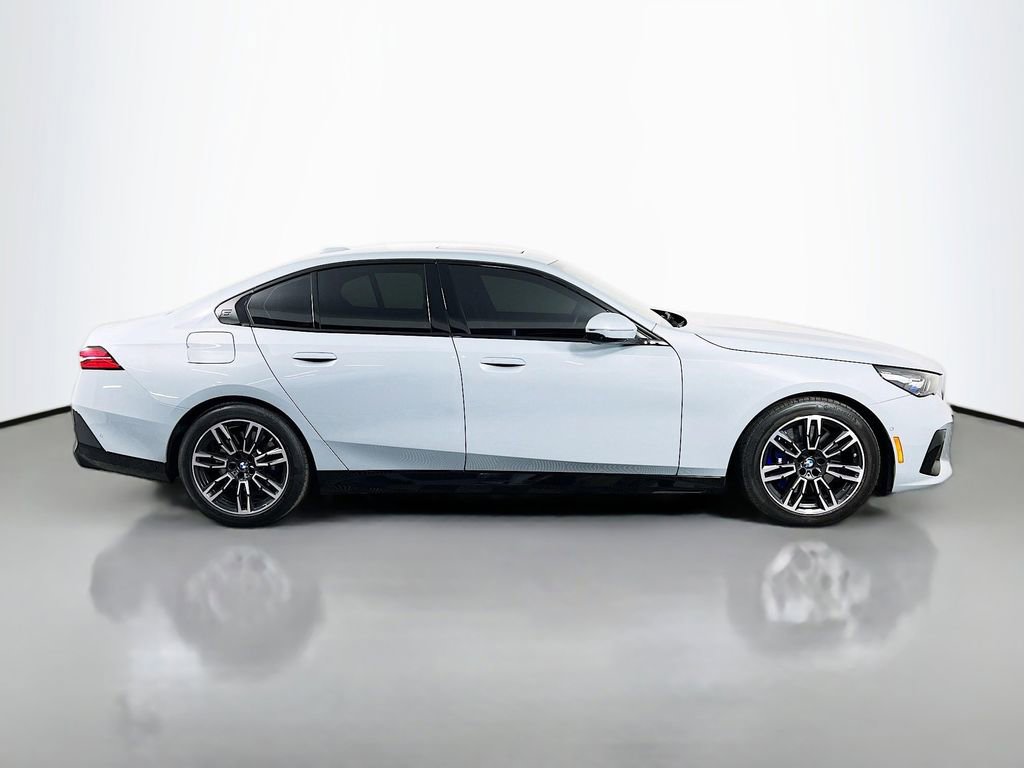 Used 2024 BMW 540i xDrive w/ Premium Package AWD/4WD image 4