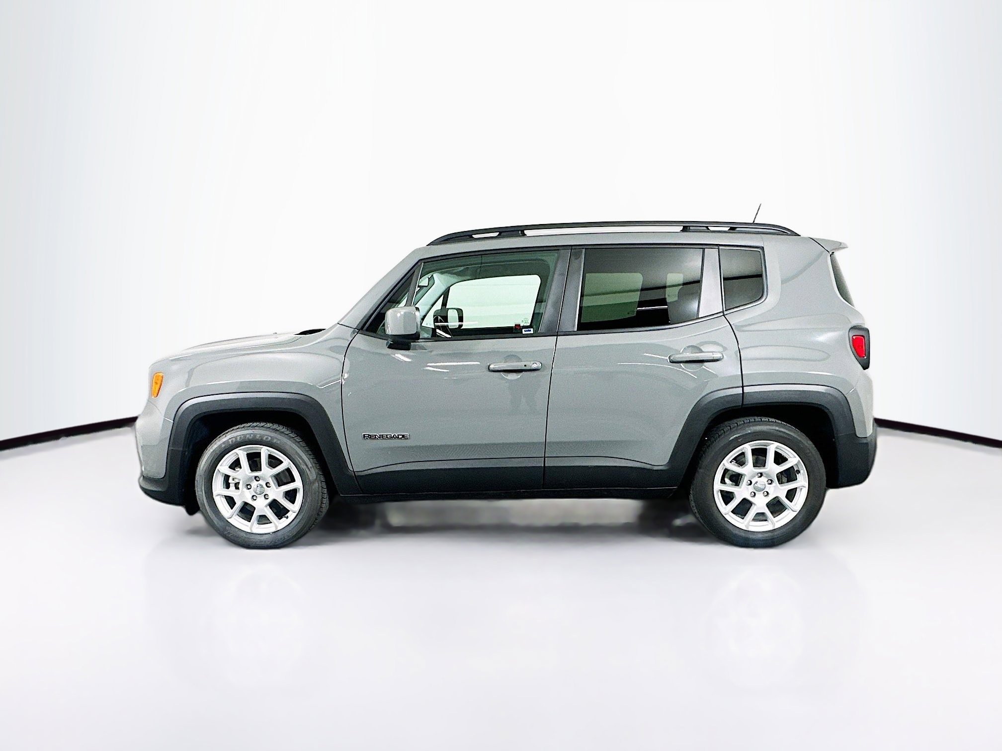Used 2021 Jeep Renegade Latitude w/ Convenience Group image 4