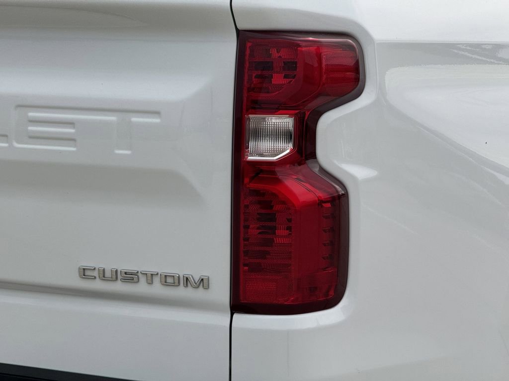 Used 2022 Chevrolet Silverado 1500 Custom RWD image 10