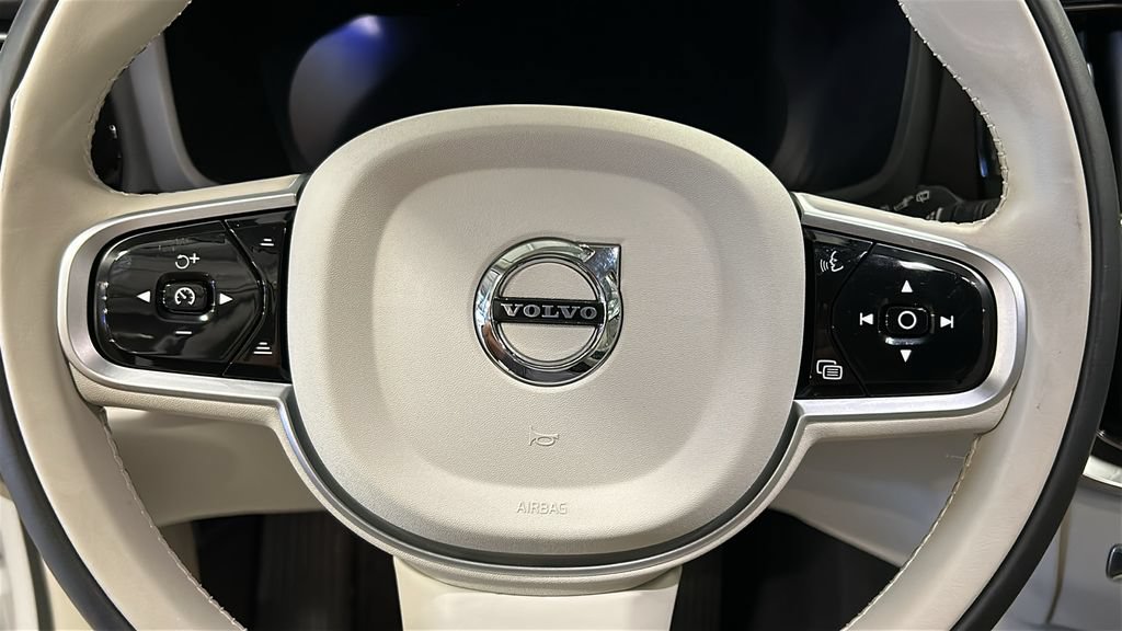 Certified 2025 Volvo V60 B5 Cross Country Plus AWD/4WD image 12