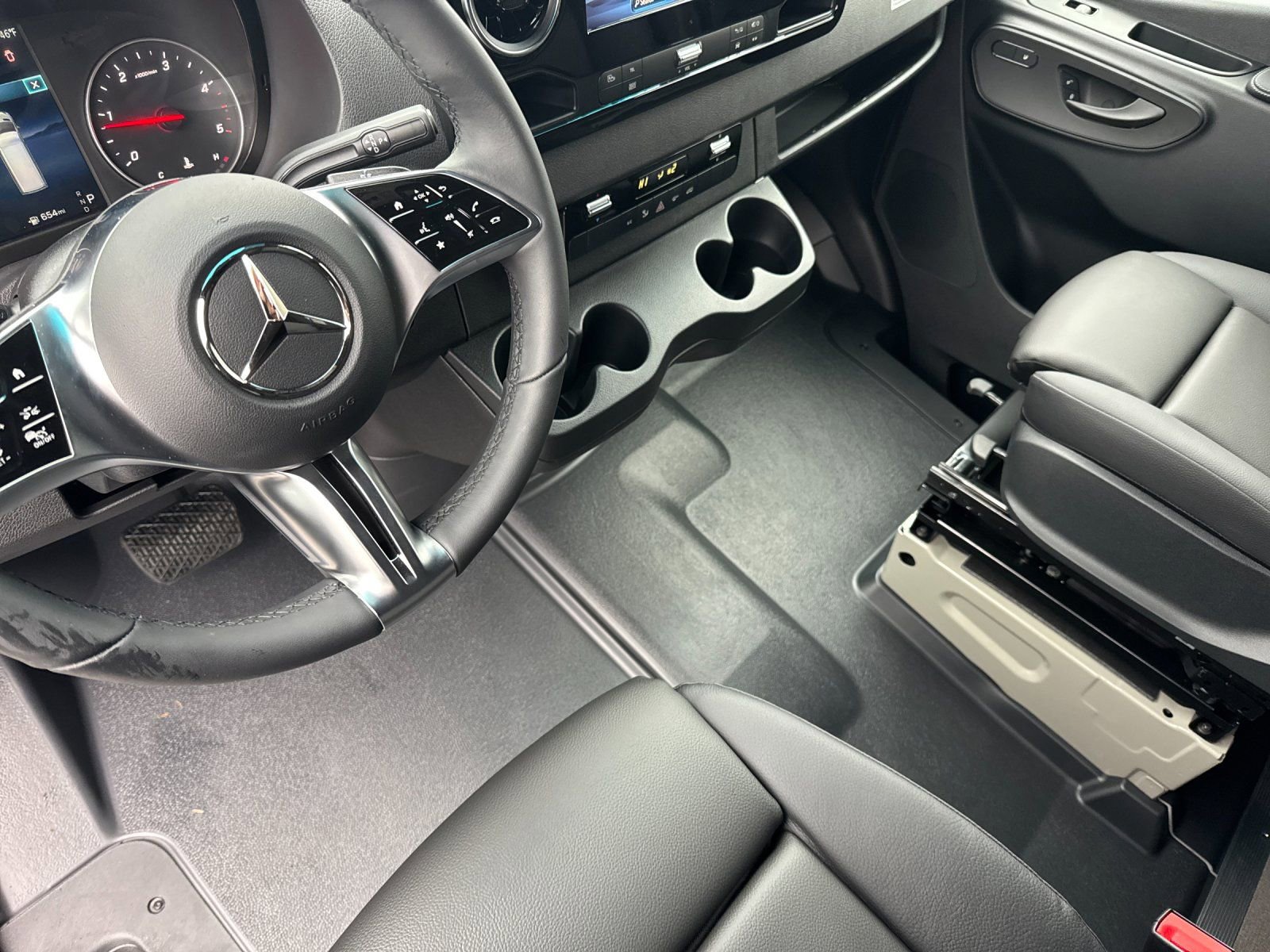 New 2026 Mercedes-Benz Sprinter 144 Cargo image 10