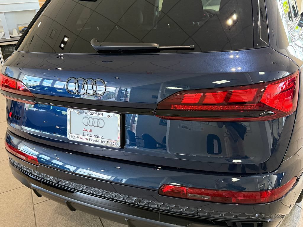 New 2026 Audi SQ7 Prestige AWD/4WD image 3