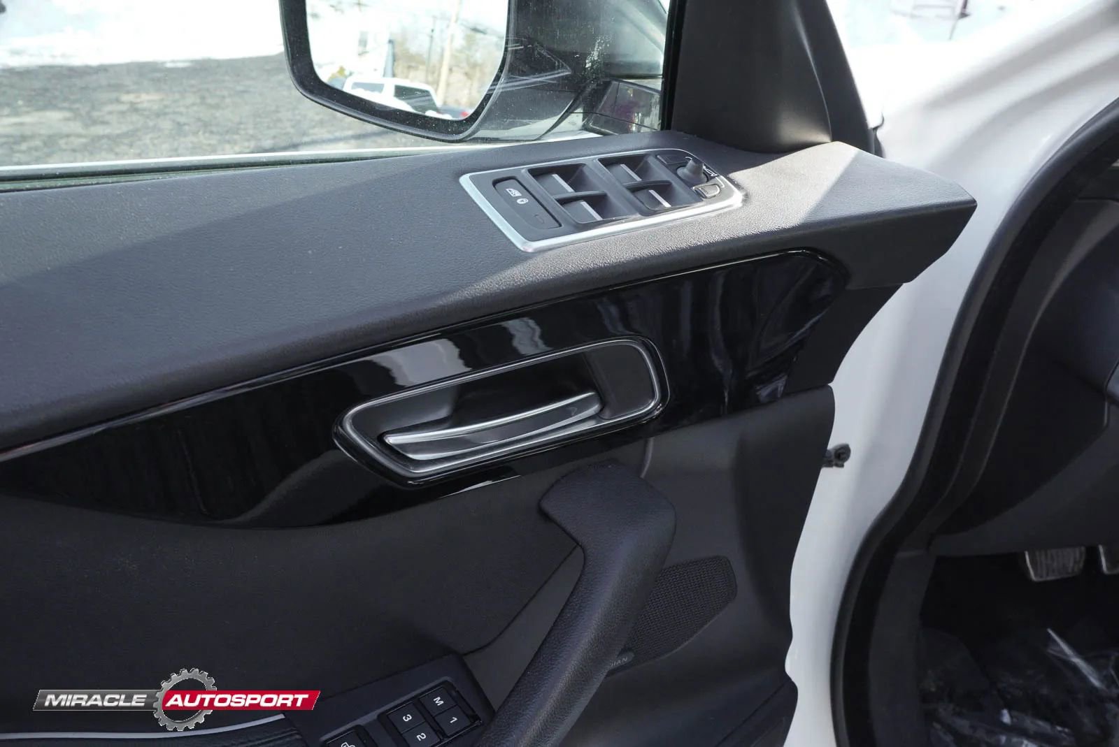 Used 2019 Jaguar F-PACE Premium image 16