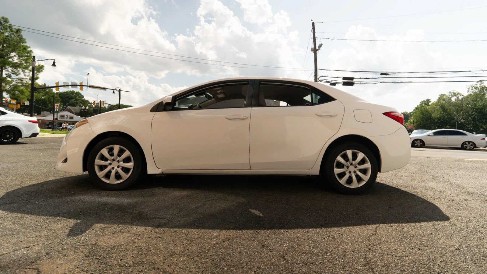 Used 2019 Toyota Corolla LE FWD image 7
