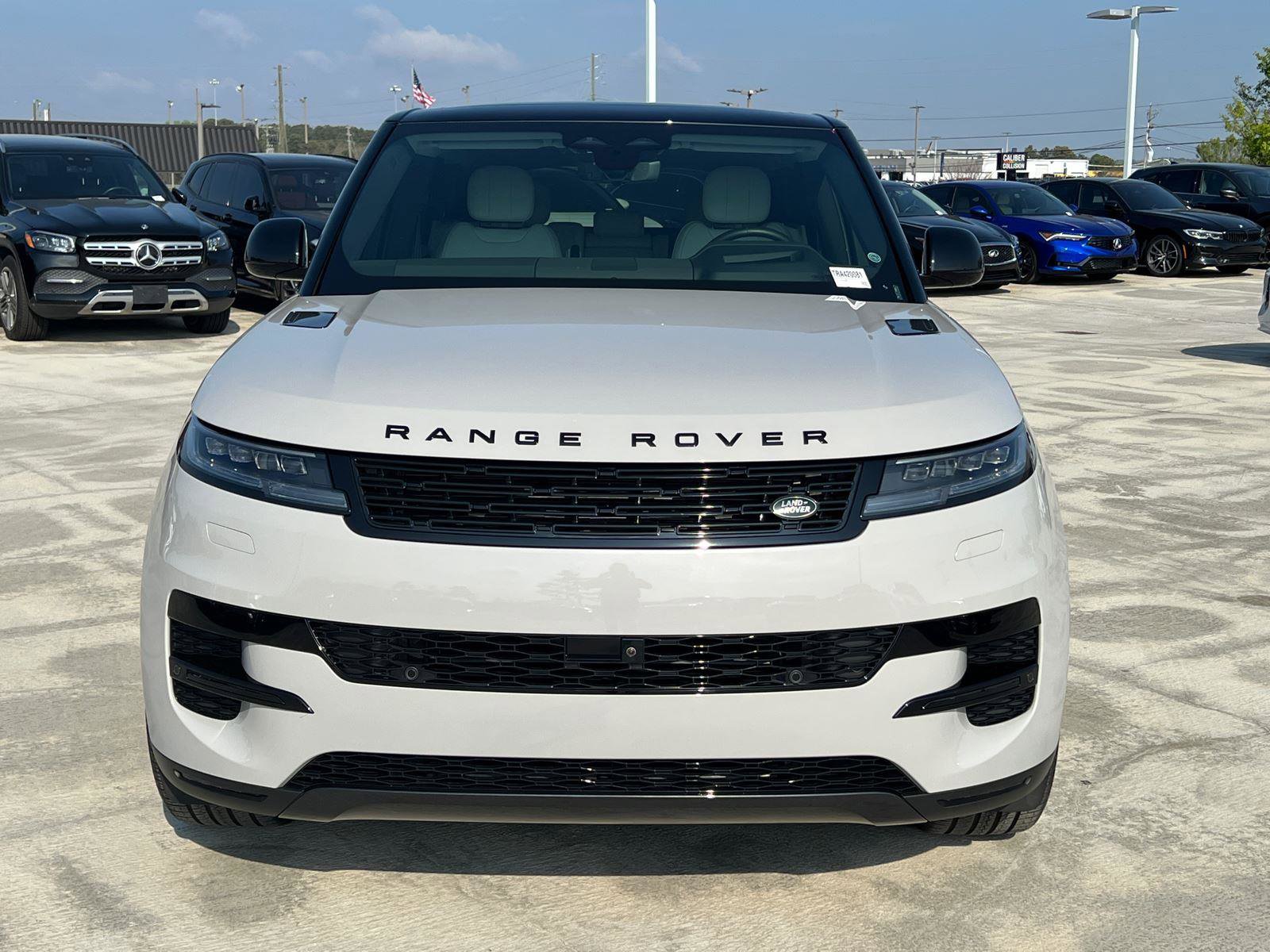 Used 2024 Land Rover Range Rover Sport SE image 2