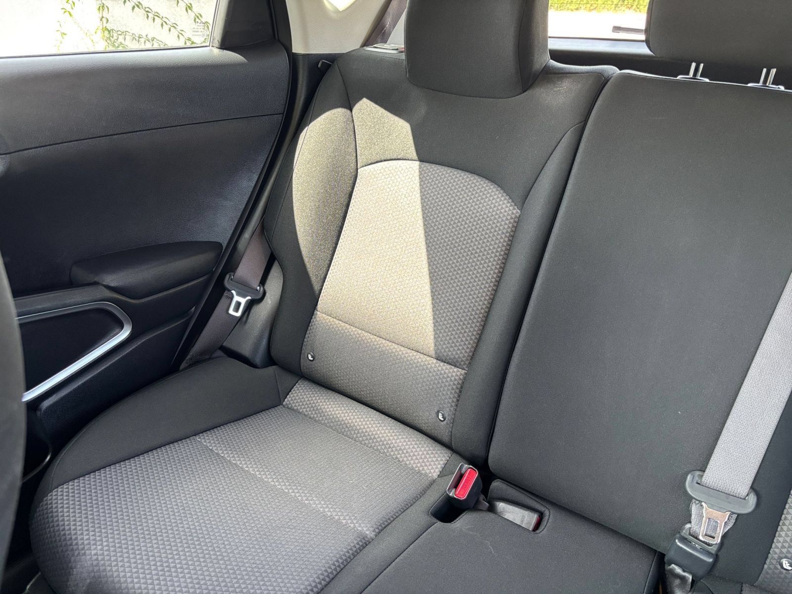 Used 2025 Kia Soul LX w/ LX Technology Package FWD image 37
