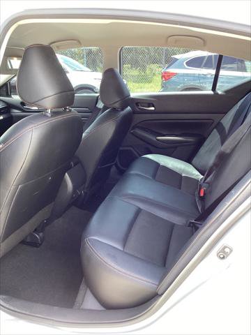 Used 2022 Nissan Altima 2.5 SR FWD image 13