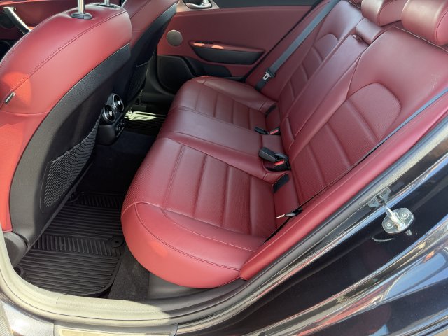 Used 2021 Kia Stinger GT2 RWD image 9