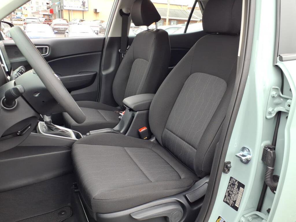 New 2026 Hyundai Venue SE image 6