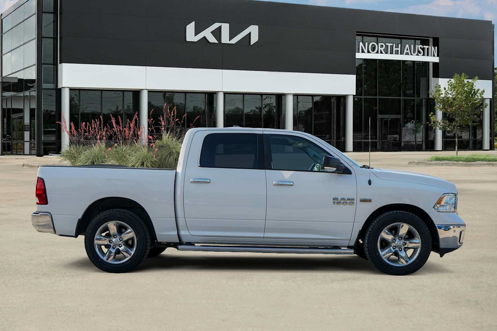 Used 2016 RAM 1500 Lone Star RWD image 5