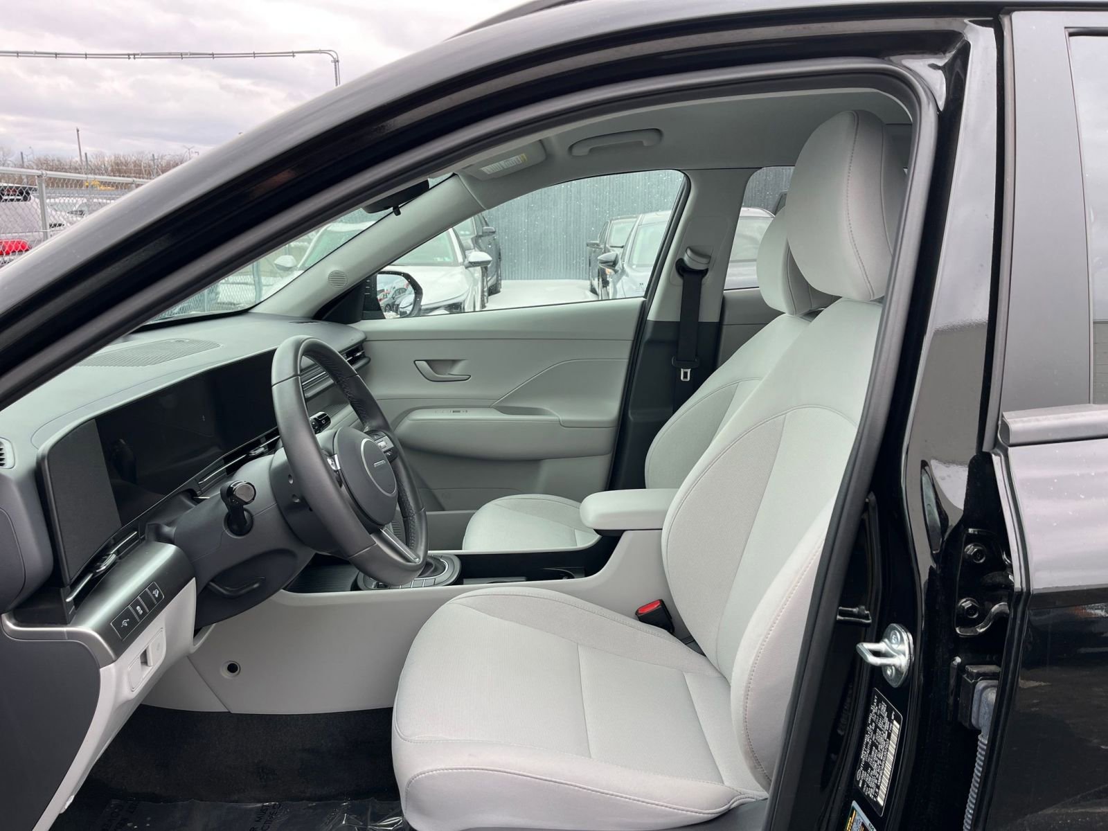 Used 2025 Hyundai Kona SEL image 27