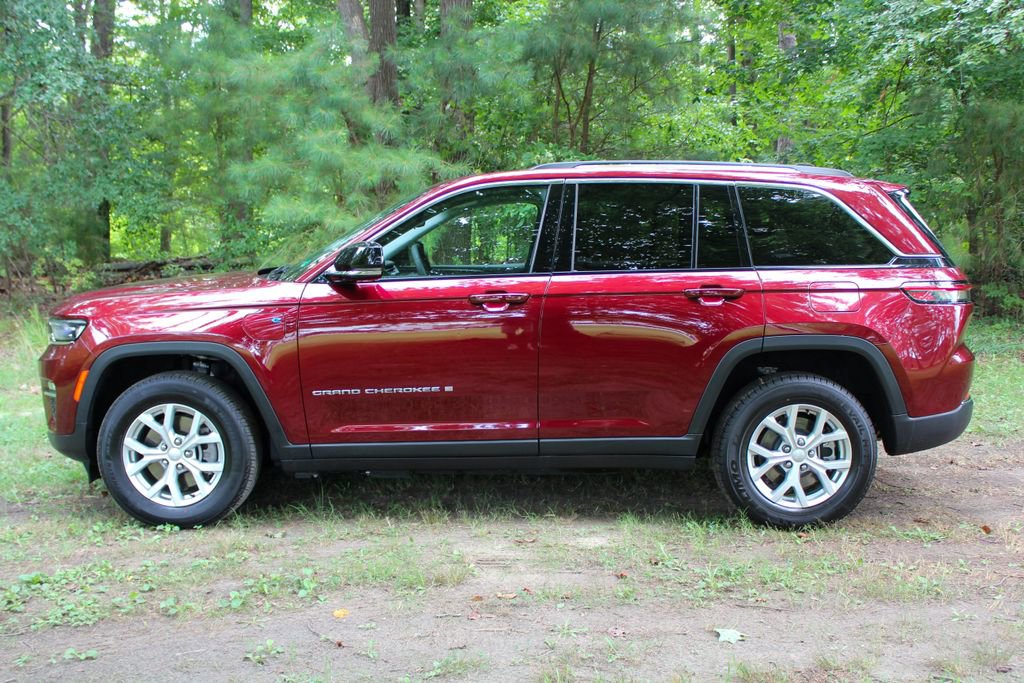 Used 2023 Jeep Grand Cherokee 4WD 4xe image 6