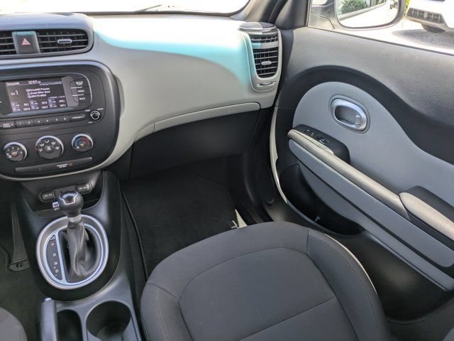 Used 2018 Kia Soul FWD image 16