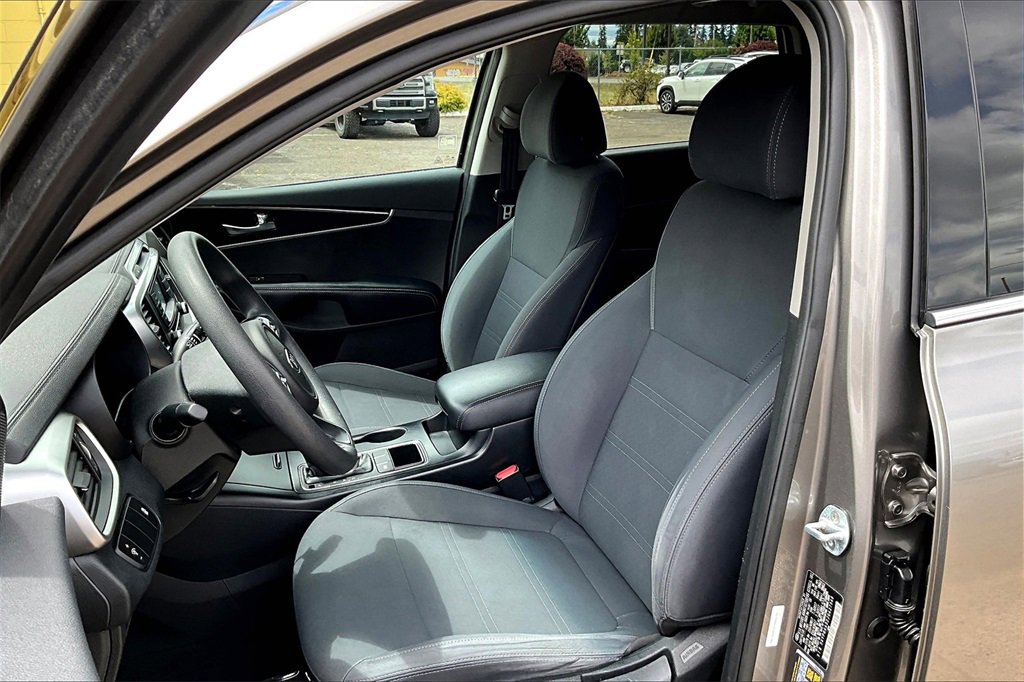 Used 2018 Kia Sorento L image 9