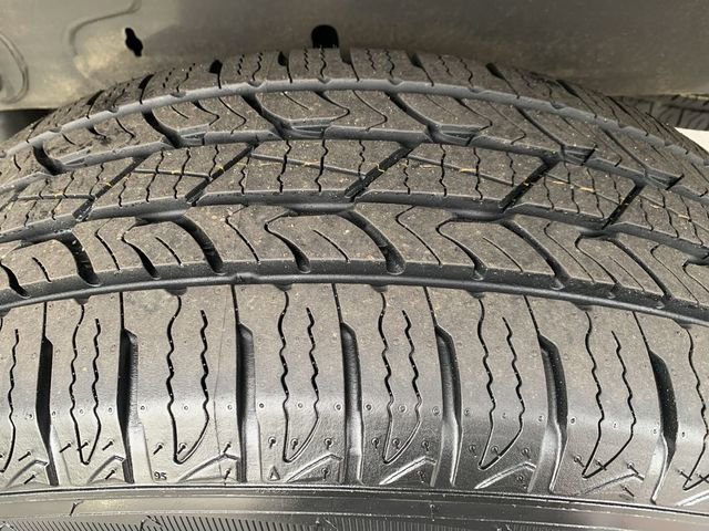 Used 2022 Chevrolet Silverado 1500 Custom image 32