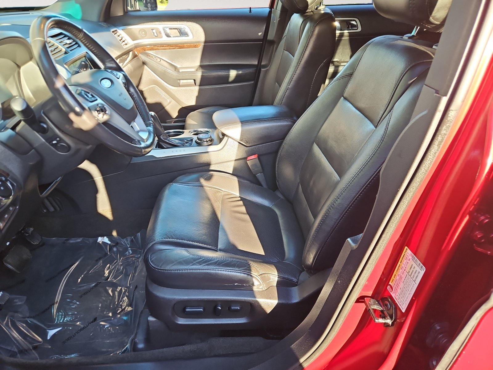 Used 2014 Ford Explorer Limited w/ Equipment Group 302A AWD/4WD image 9