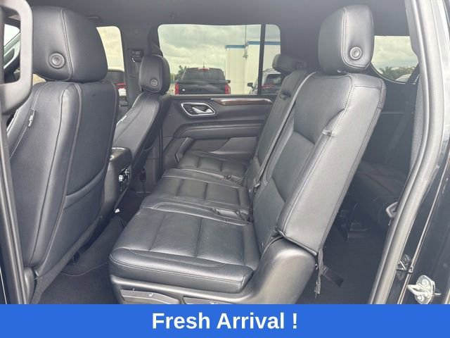 Used 2023 GMC Yukon XL SLE RWD image 3