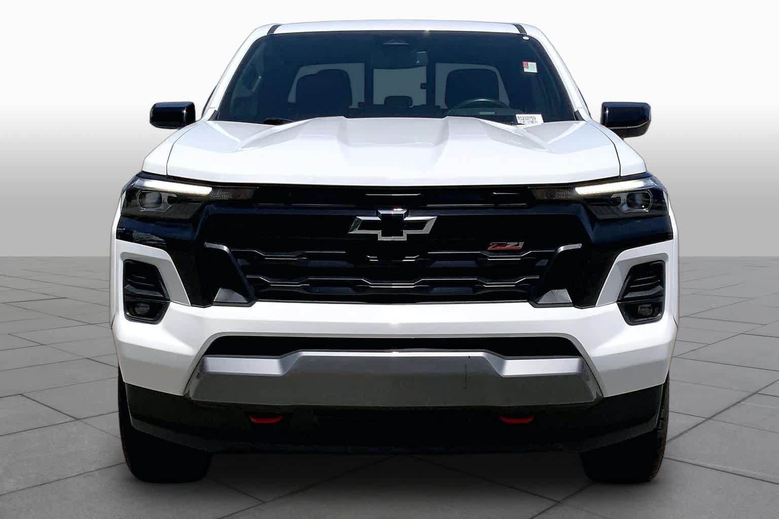 Used 2024 Chevrolet Colorado Z71 w/ Z71 Convenience Package 2 AWD/4WD image 4