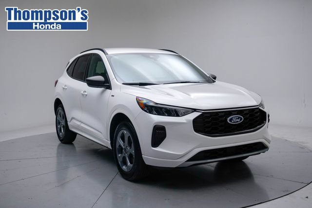 Used 2024 Ford Escape ST-Line w/ Tech Pack #1 AWD/4WD image 1
