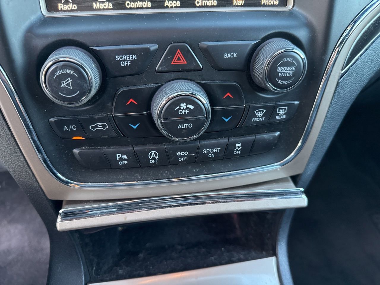 Used 2017 Jeep Grand Cherokee Limited image 25