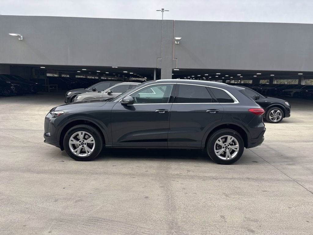 Certified 2025 Audi Q5 Premium w/ Convenience Package image 9