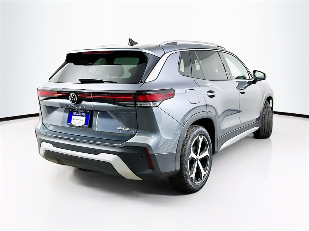New 2026 Volkswagen Tiguan SE image 7