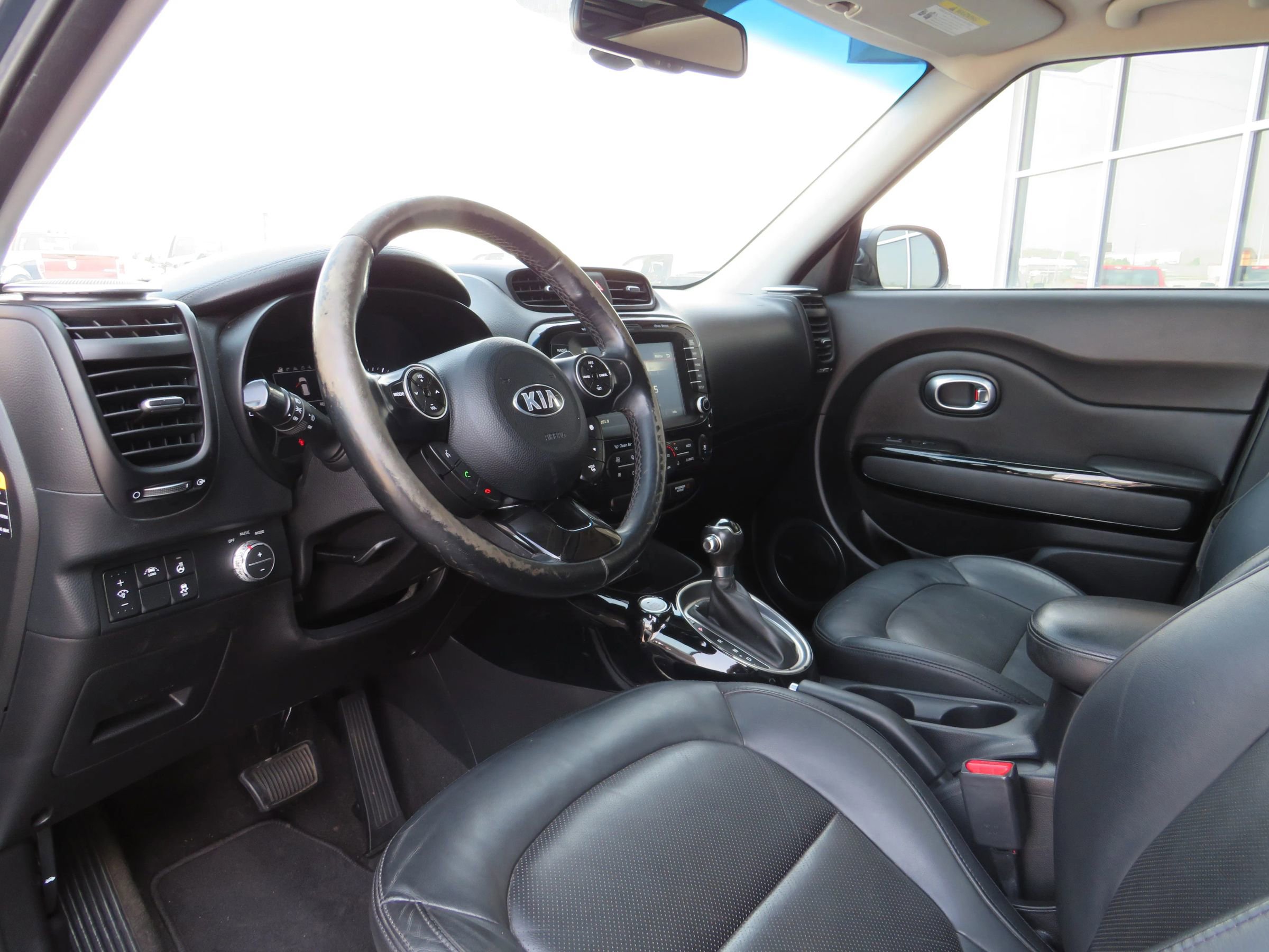 Used 2016 Kia Soul ! w/ Premium Package FWD image 10
