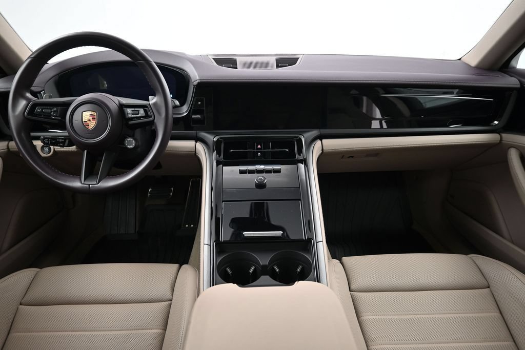 Certified 2024 Porsche Panamera image 9