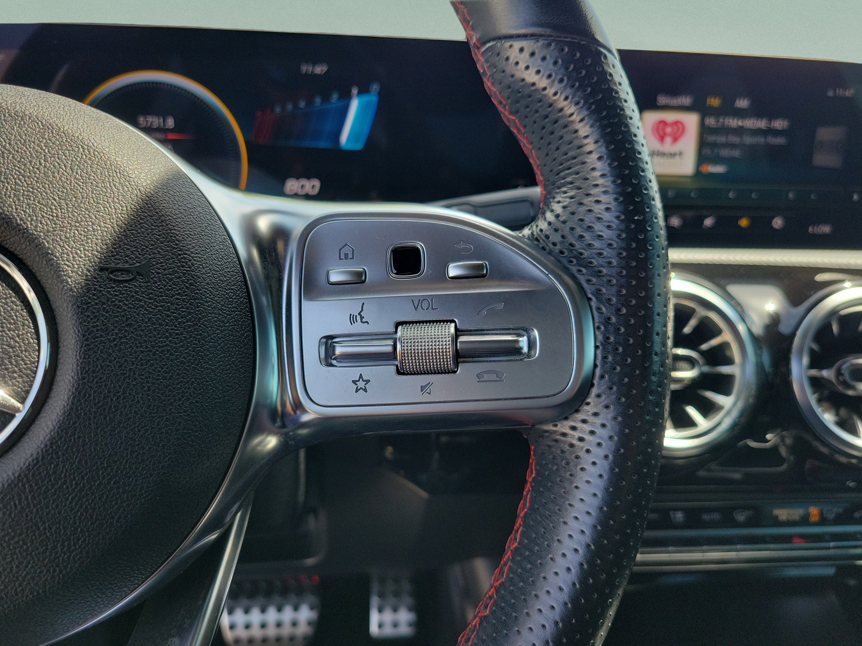 Certified 2023 Mercedes-Benz CLA 35 AMG 4MATIC image 23