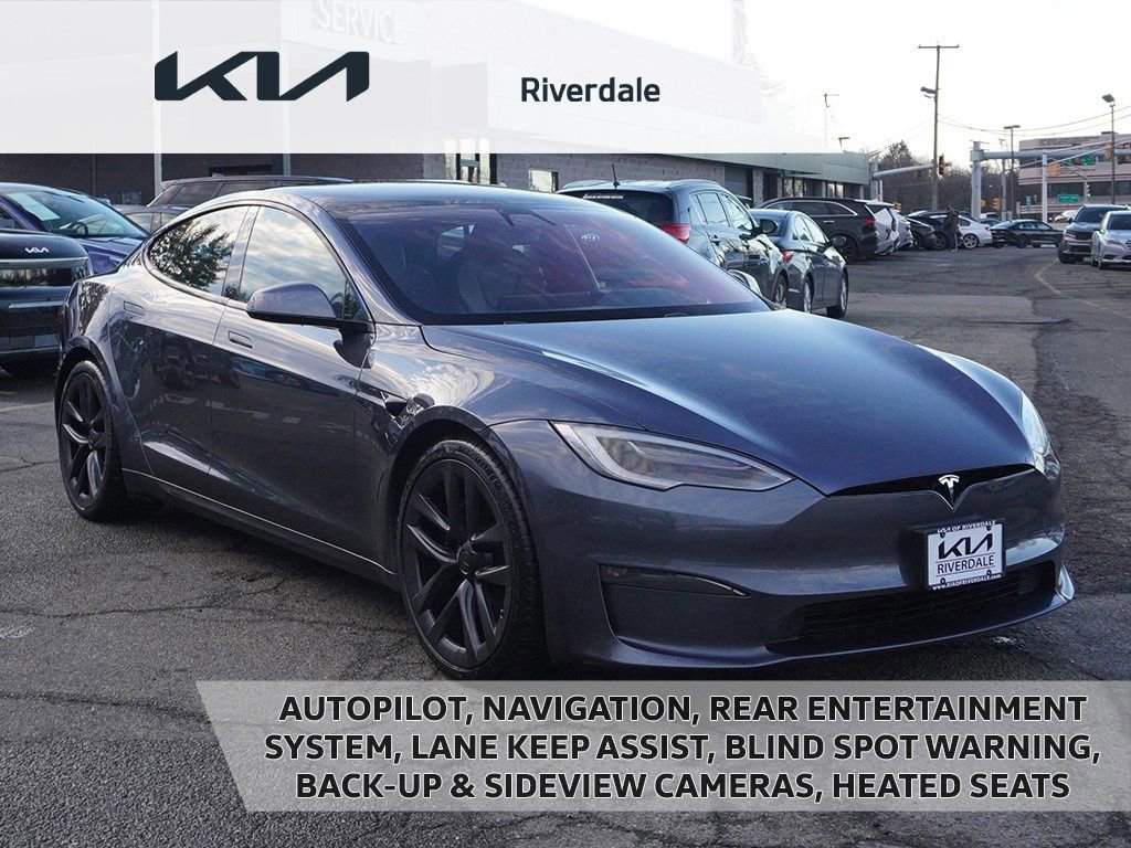 Used 2021 Tesla Model S Plaid image 1