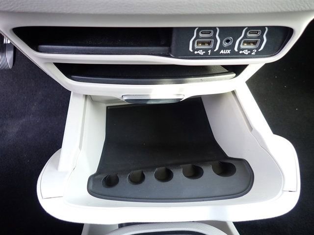 Used 2023 Chrysler Pacifica Touring-L image 26