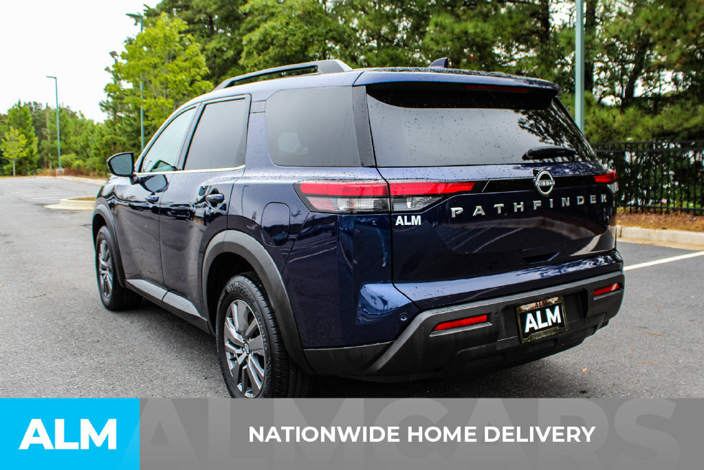 Used 2025 Nissan Pathfinder SV FWD image 4