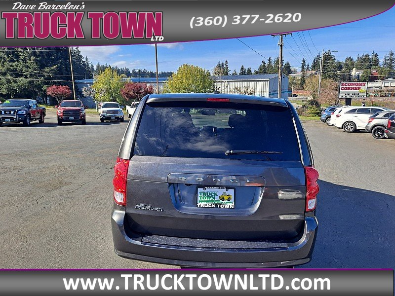 Used 2016 Dodge Grand Caravan SE image 4