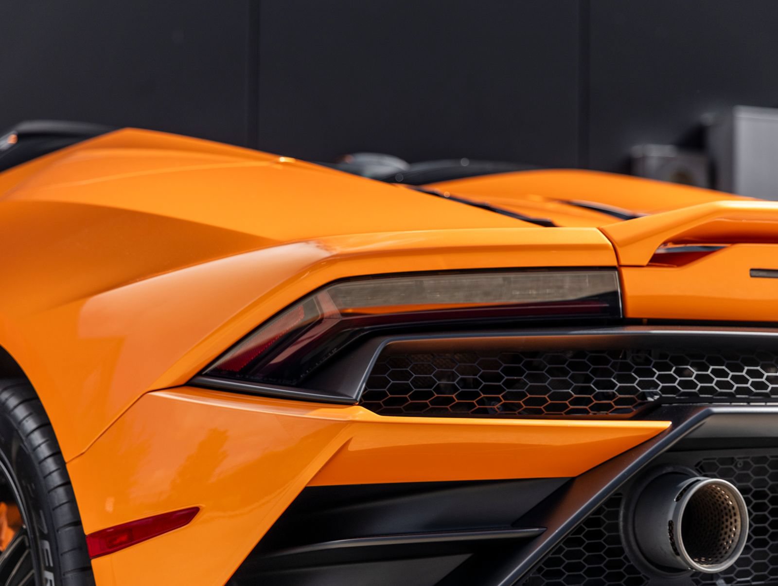 Used 2021 Lamborghini Huracan EVO RWD image 15