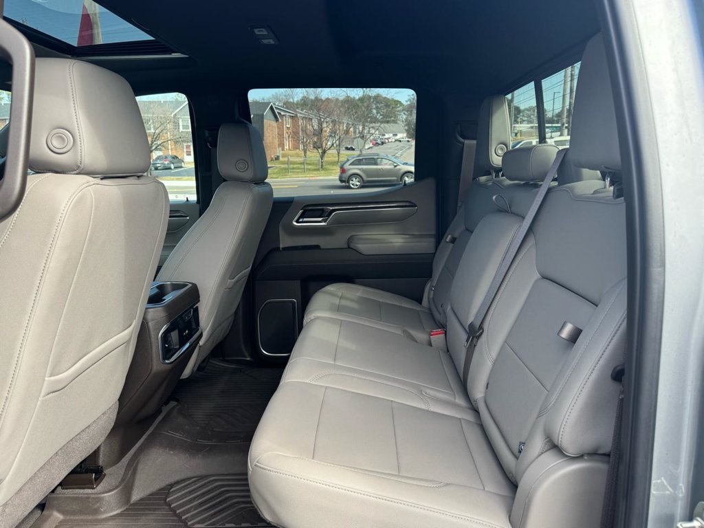 Used 2024 Chevrolet Silverado 1500 LTZ w/ LTZ Premium Package AWD/4WD image 20