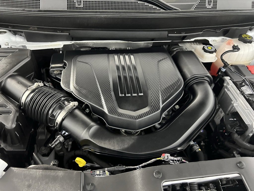 Used 2025 GMC Acadia Elevation image 37