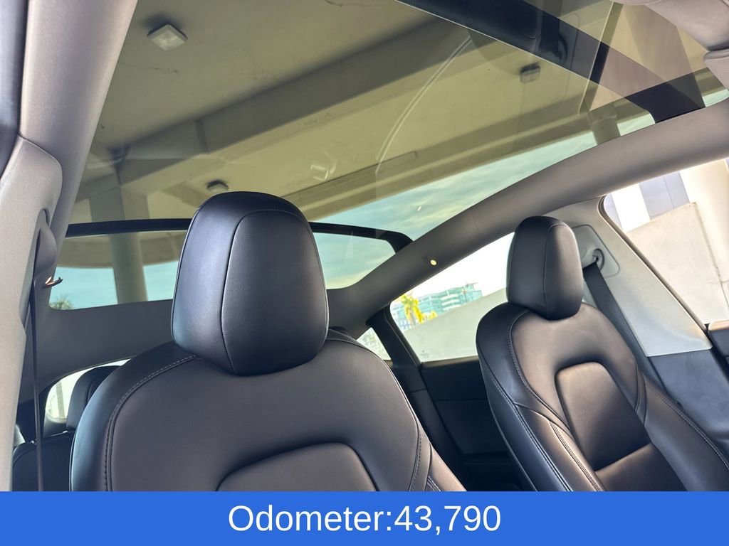 Used 2022 Tesla Model Y Performance image 16